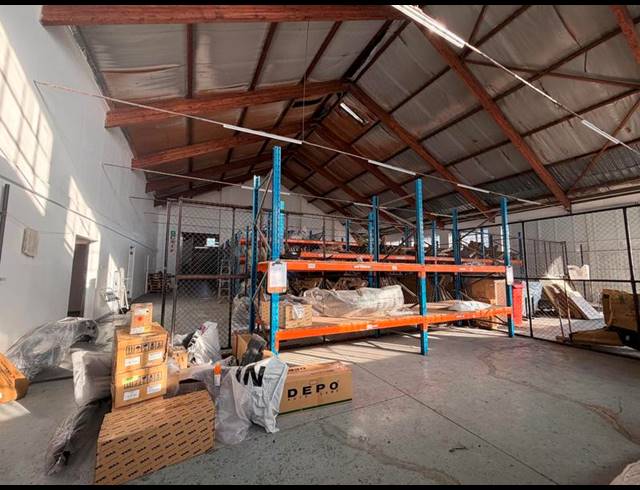 INDUSTRIAL PROPERTY TO RENT IN NORTH END